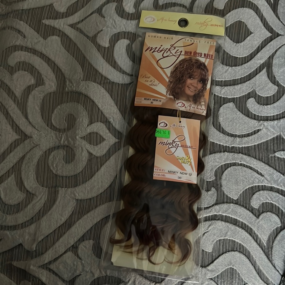 NWOT Deep Wave hair 12” color 30